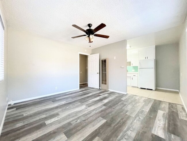 Building Photo - Coastal Duplex in Downtown Oceanside Unit B