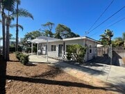 Duplex - 324 S Freeman St Unit B