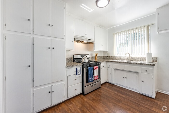 Studio - 605SF - Kitchen - Palm Gate Apartments