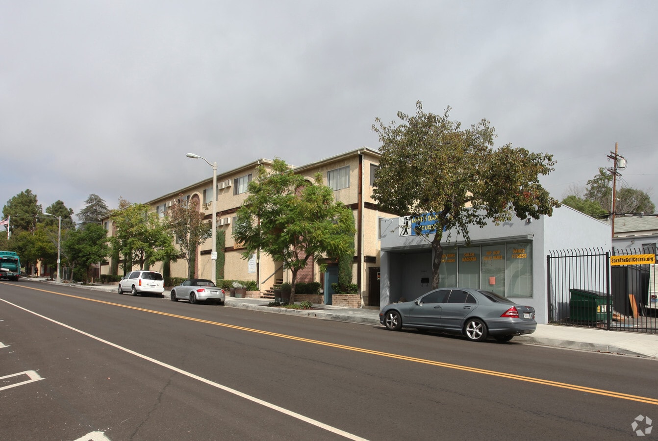 Photo - Commerce-10042 Apartments