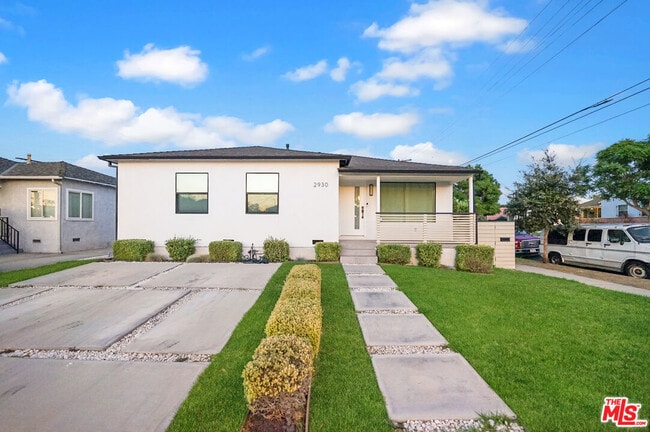 Photo - 2930 Spaulding Ave