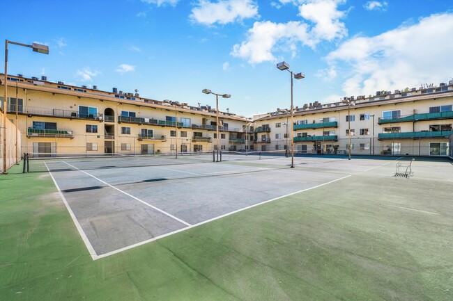 Photo - 5460 White Oak Ave Unit F303