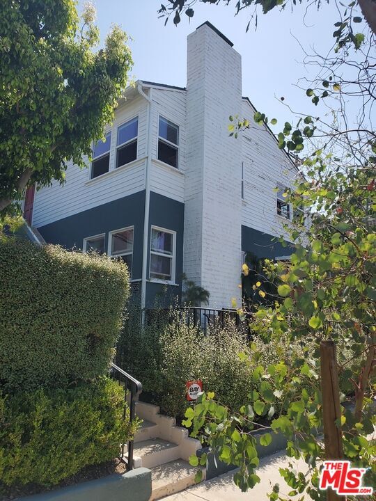 Photo - 10556 Santa Monica Blvd