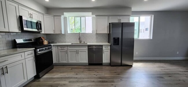 Photo - 4651 W 18th St