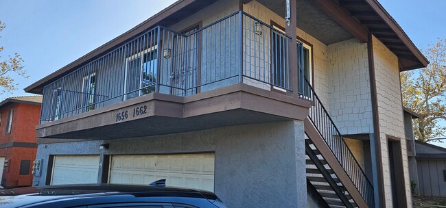 Building Photo - Remodeled 2bed 1bath