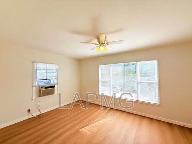 Photo - 363 E Washington Blvd