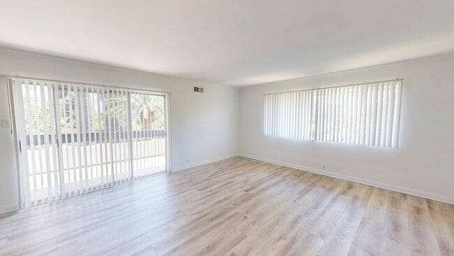 Photo - 1021 Grove