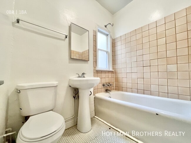 Photo - 836 Sanborn Ave Unit 304