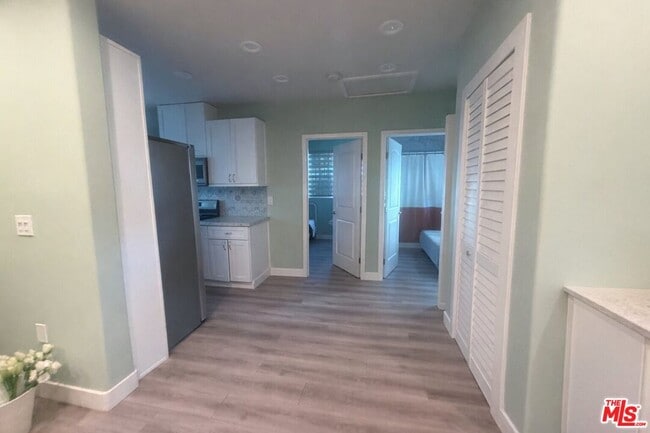 Photo - 1337 W Olive Ave