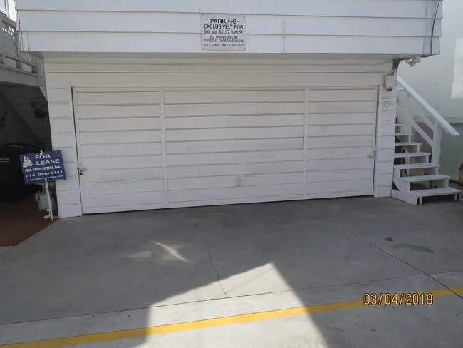 Photo - 303 34th St
