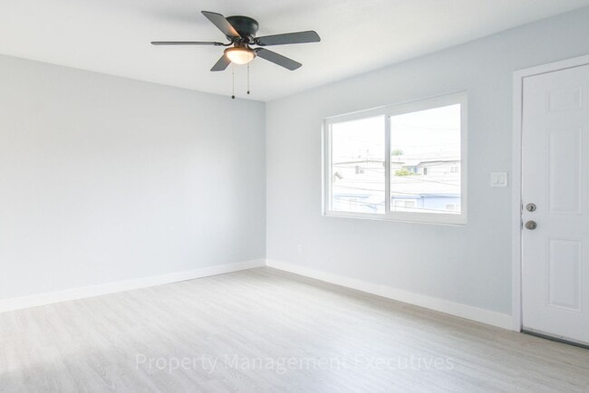 Photo - Remodeled 2 Bedroom, 1 Bath Apartment Unit 4038 Winona Ave