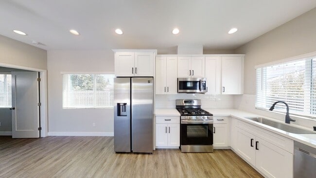 Photo - 4BD/2BA, Great Outdoor Space!