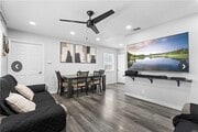 Photo - 855 W 29th St