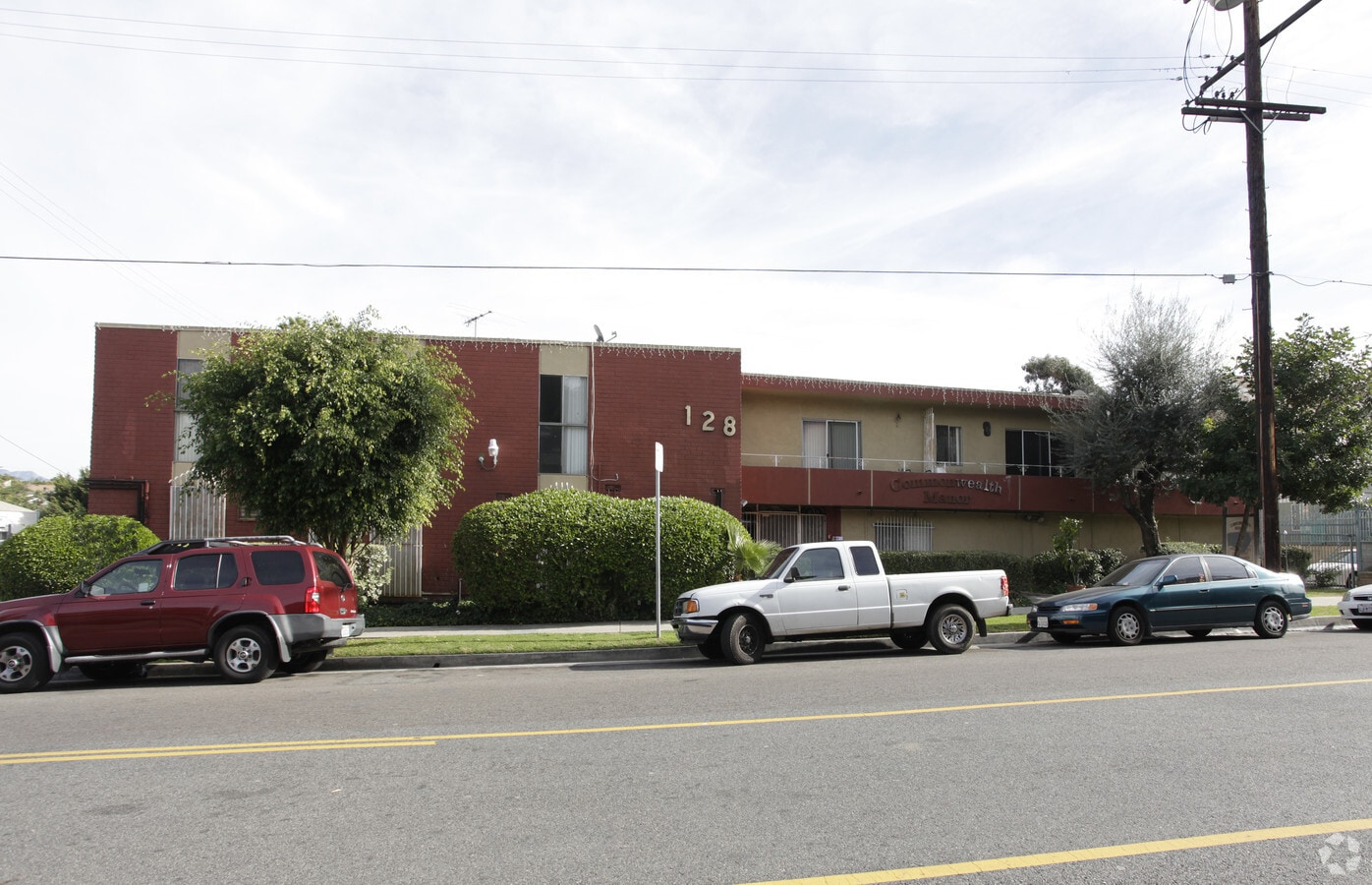 Commonwealth Manor - Commonwealth Manor Apartments