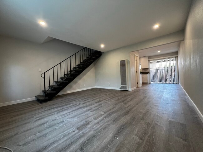 Photo - 429 W Elk Ave