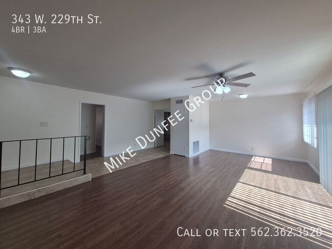 Photo - 343 W 229th St