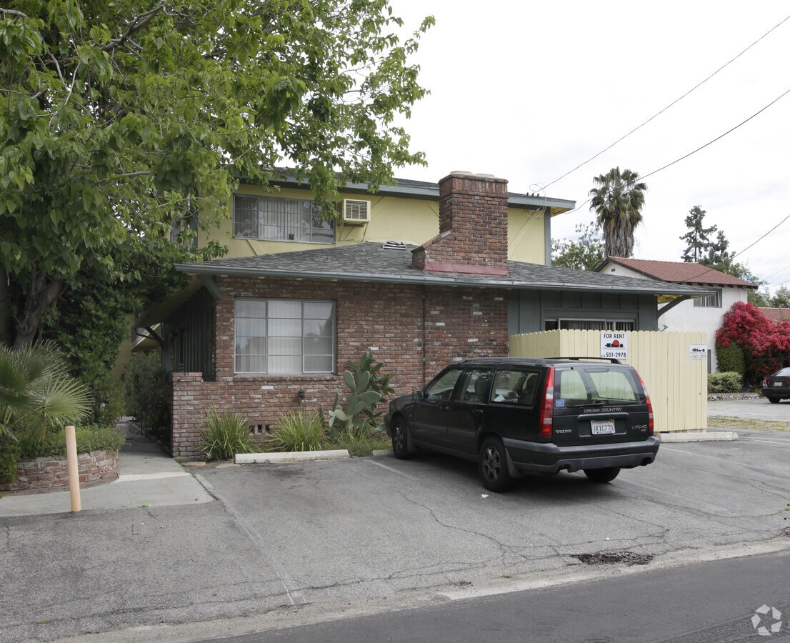 Photo - 12817 Kling St