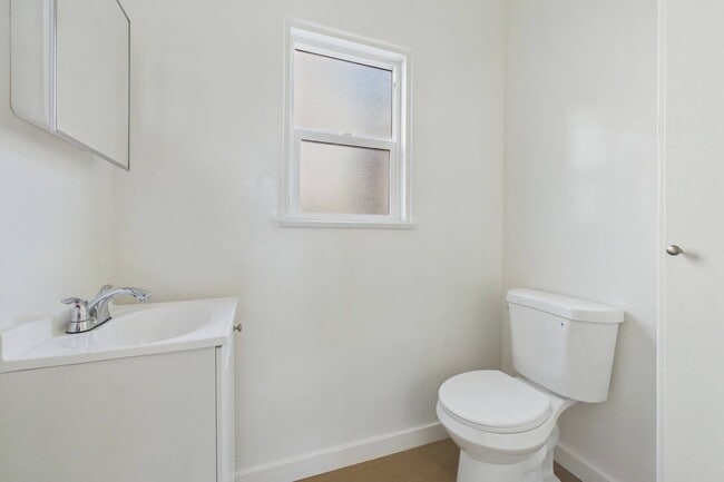 Photo - Wilcox Apartments