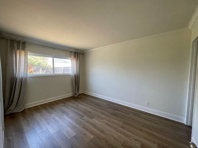 Photo - Upgraded 3 Bed, 2 Bath with large family room!