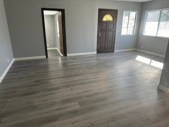 Photo - 21116 Denker Ave