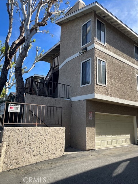 Building Photo - 208 W Olive Ave Unit B