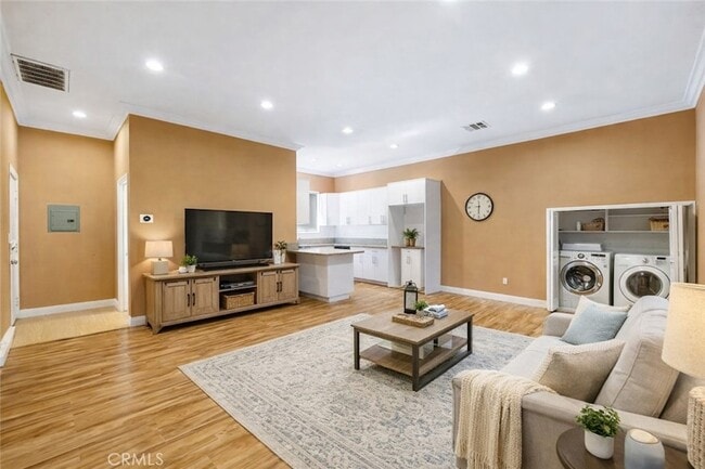 Photo - 15549 Ludlow St