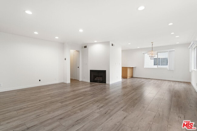 Photo - 9351 Via Crema