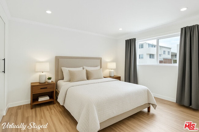 Photo - 960 Larrabee St Unit 214