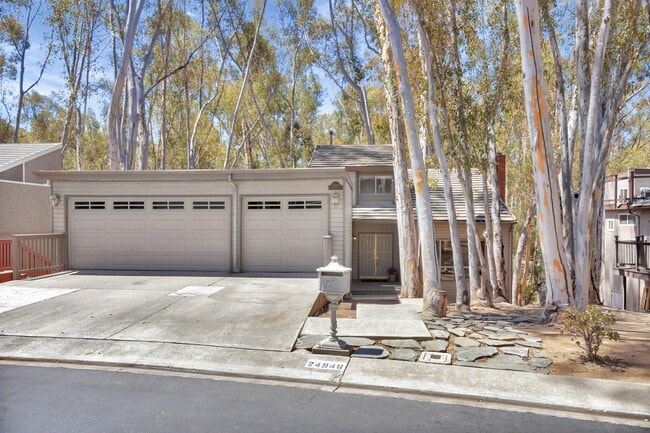 Building Photo - 24946 Ravenswood