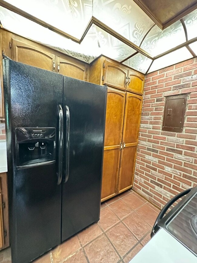 Photo - Long Beach 2 bed 2 bath - 2 Car Gar - Gated Community - Great Amenities!