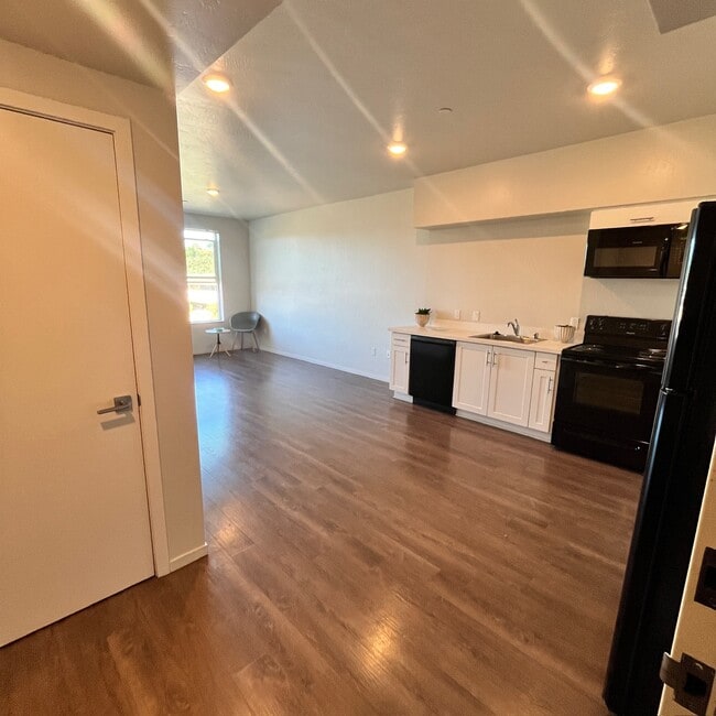 Photo - Bluewater Apartments