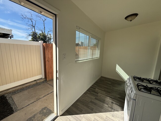 Photo - 475 W Ramona Dr