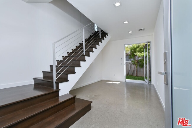 Photo - 11610 Ohio Ave Unit #1