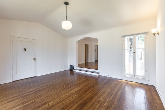 Photo - 650 Maltman Ave