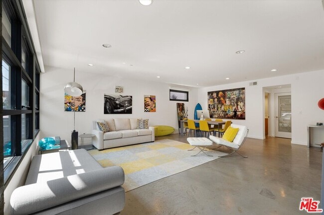 Photo - 1410 Innes Pl