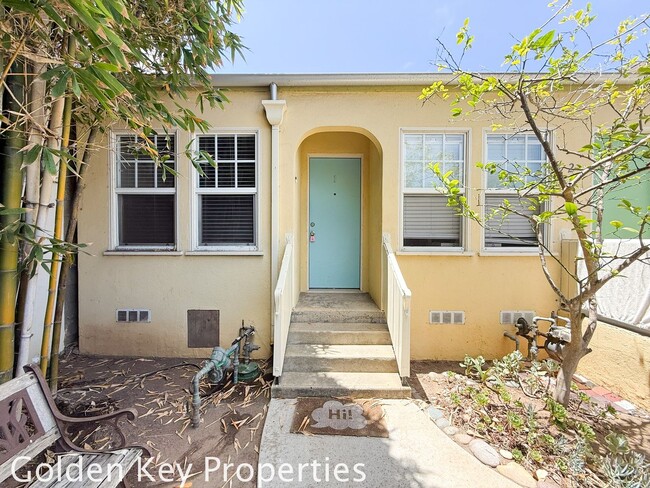 Building Photo - Charming studio apartment in Leucadia!! Unit 1