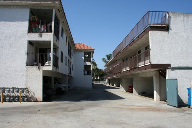 Photo - 2540 W Lincoln Ave Unit 101