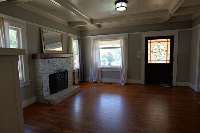 Photo - 115 E Jefferson