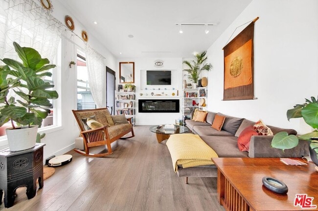 Photo - 4839 Seldner Ave