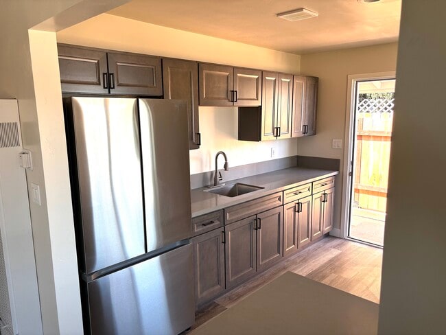 Building Photo - 3539-41 Luna Ave Unit 3539 Luna Avenue