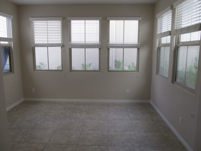 Photo - 13507 Blue Lace tr