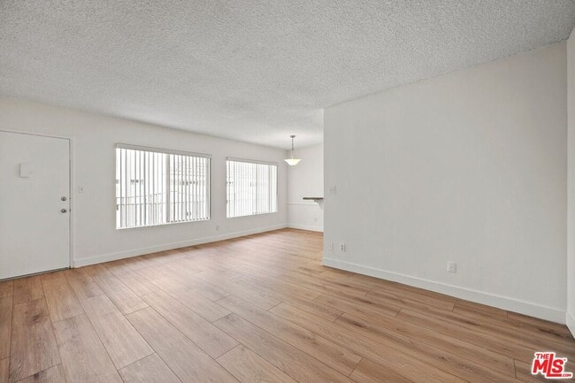 Photo - 11933 Darlington Ave Unit 8