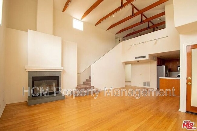 Photo - 710 Ocean Park Pl S