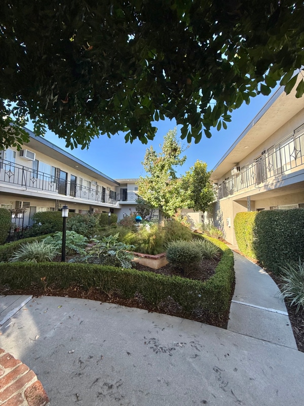 Photo - 999 Locust St