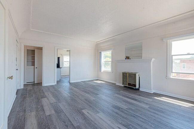 Photo - 4915 San Vicente Blvd Unit 2