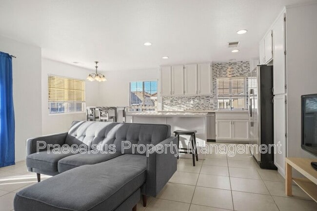 Photo - 1459 Claude Ln Unit 1