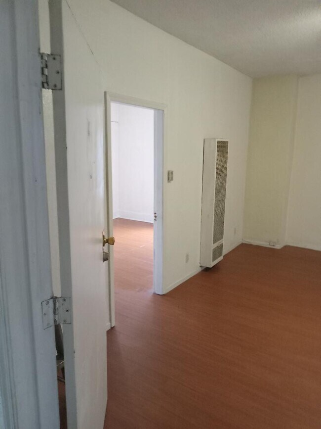 Photo - 4720 S Normandie Ave Unit #4