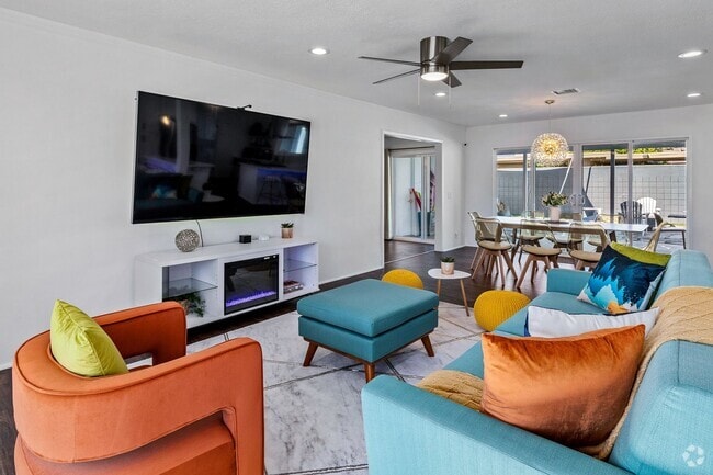Building Photo - Desert Xscape - Pool, Jacuzzi, and Pet Fri... Rental