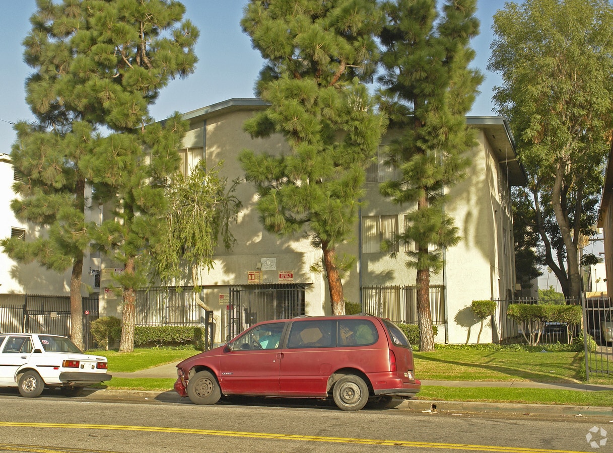 Photo - 1546 S Wilton Pl Apartments