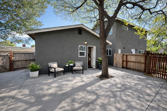 Building Photo - 5090-5094 Catoctin Dr. Unit 5090 Catoctin Dr.